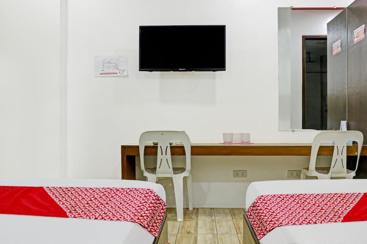 Oyo 869 Jnv Dream Hotel Субик Екстериор снимка