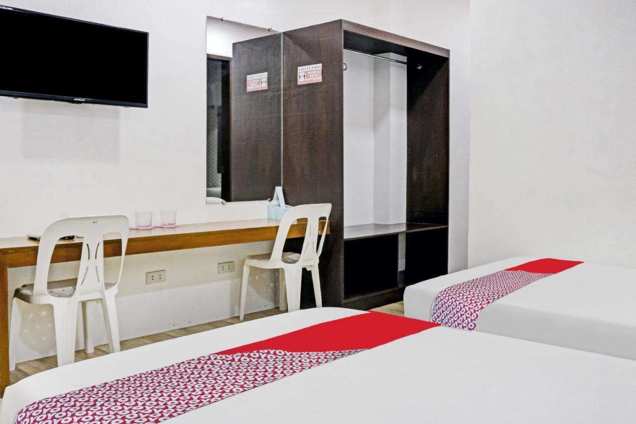 Oyo 869 Jnv Dream Hotel Субик Екстериор снимка