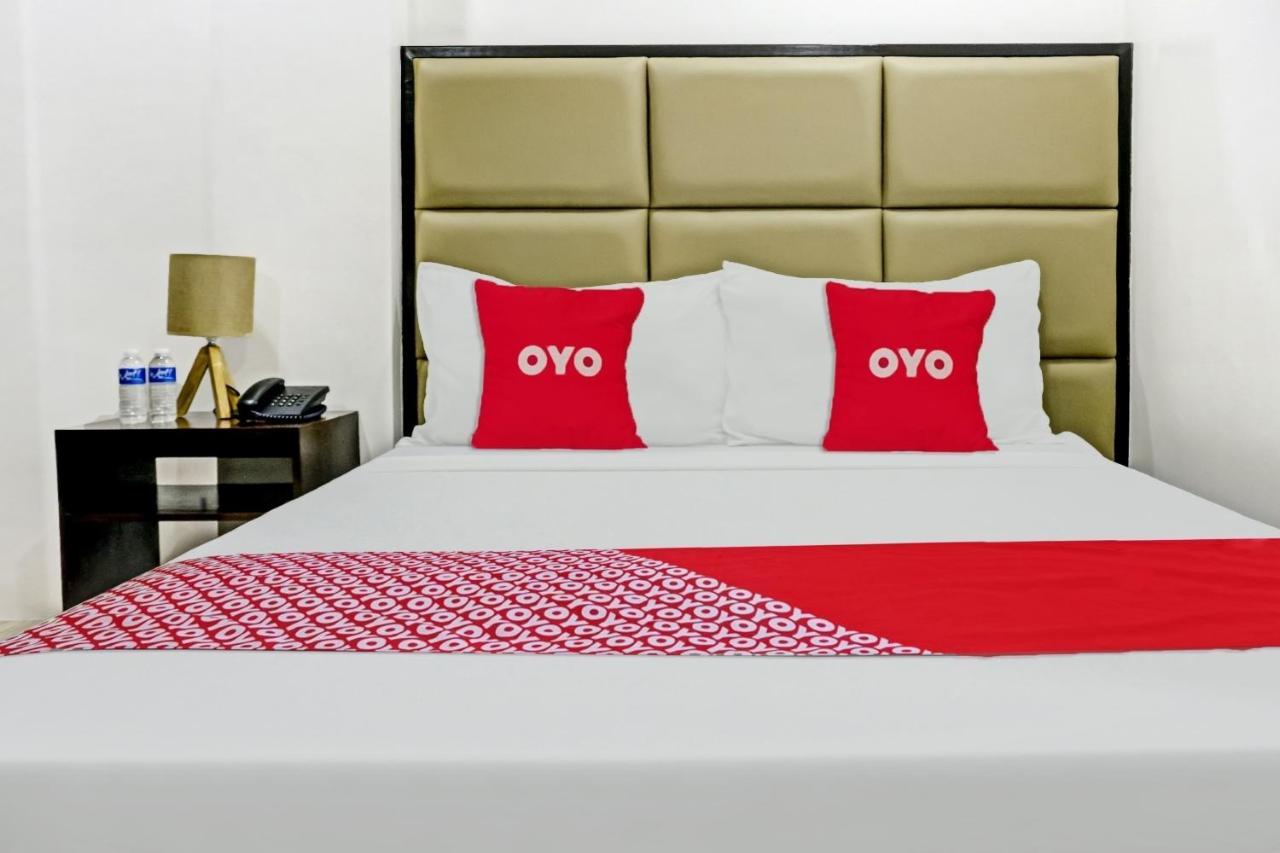 Oyo 869 Jnv Dream Hotel Субик Екстериор снимка