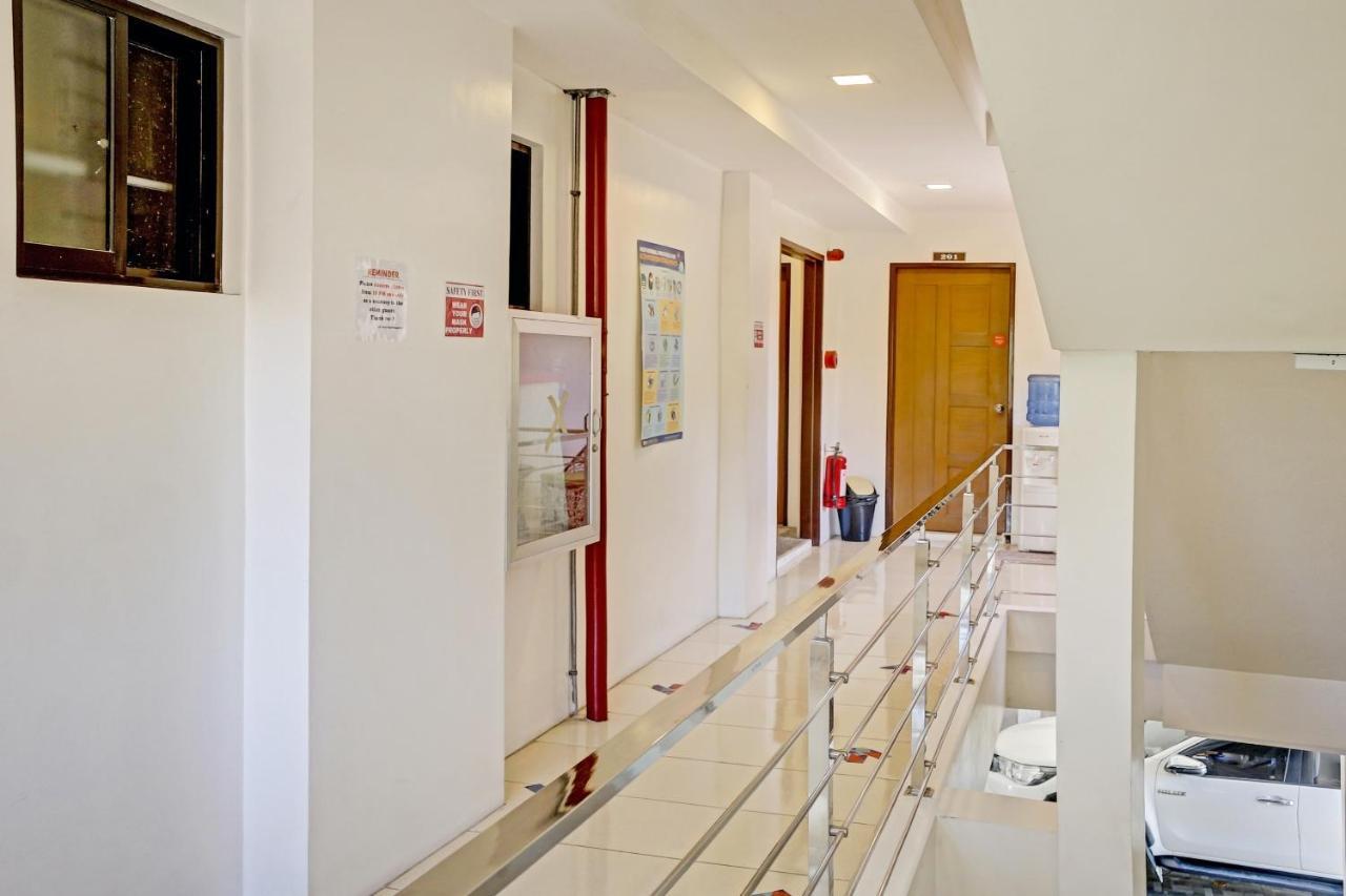 Oyo 869 Jnv Dream Hotel Субик Екстериор снимка