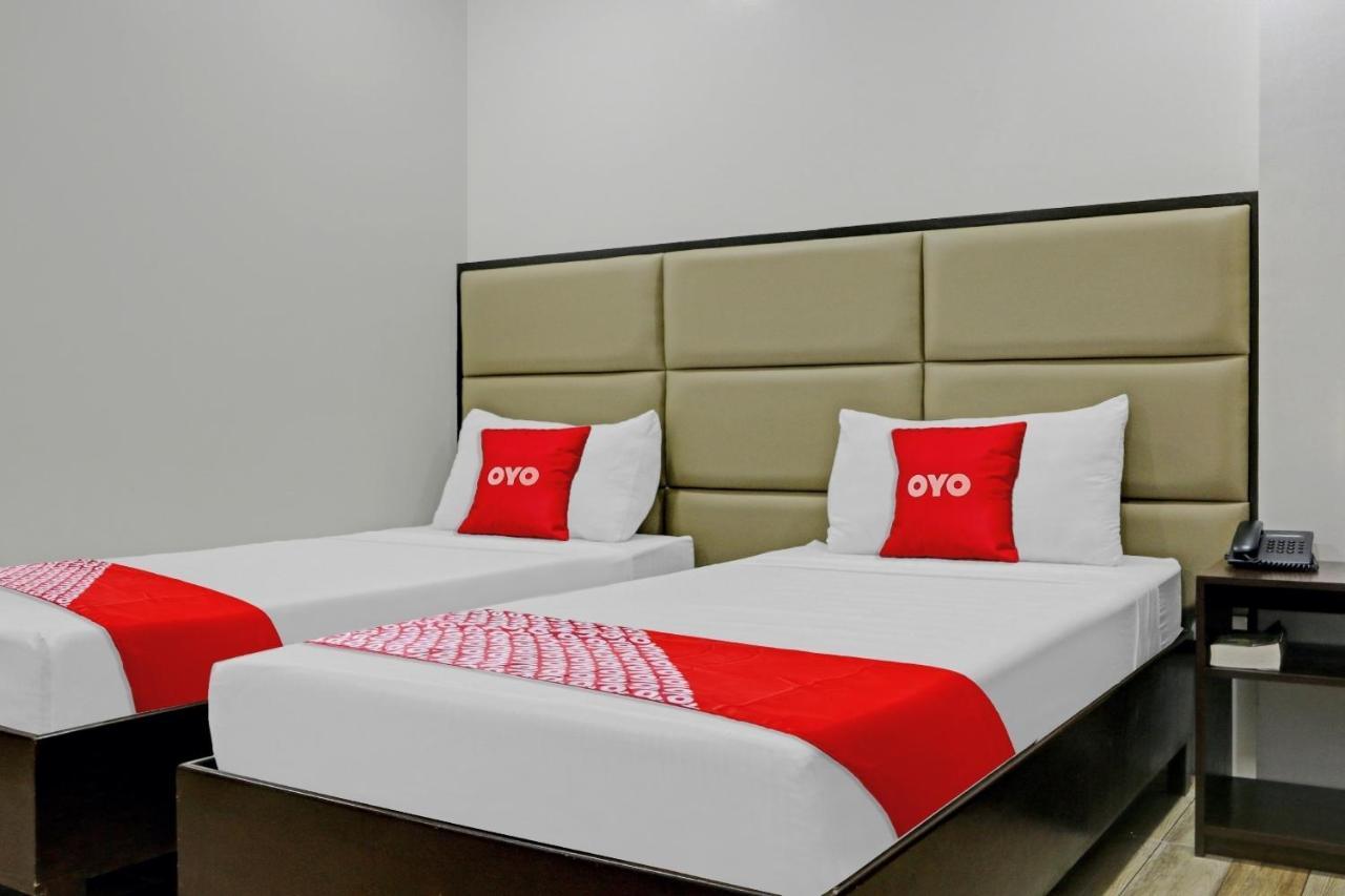 Oyo 869 Jnv Dream Hotel Субик Екстериор снимка