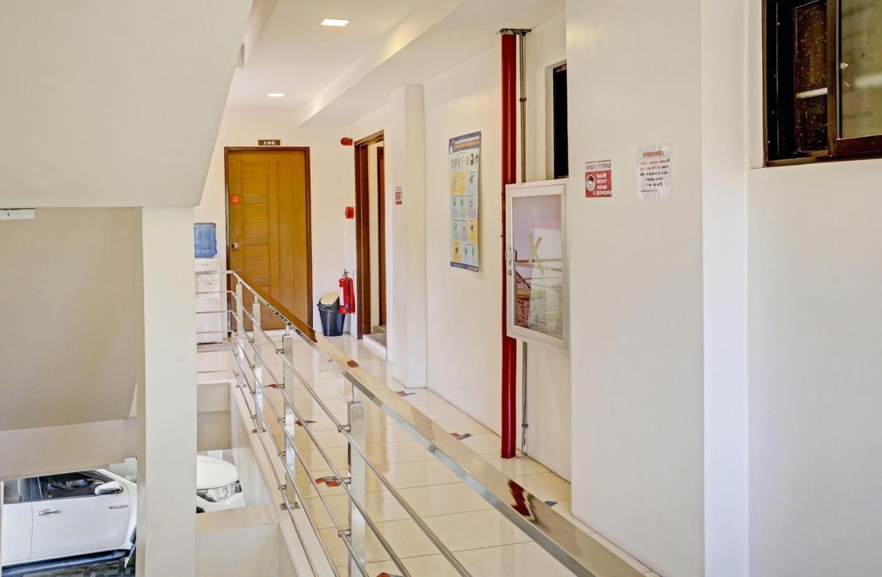 Oyo 869 Jnv Dream Hotel Субик Екстериор снимка