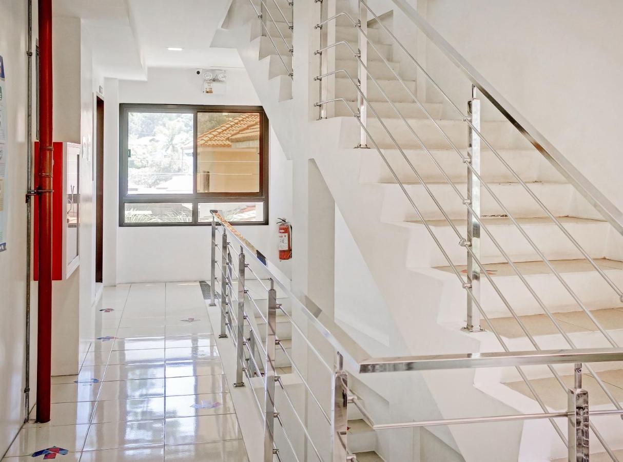 Oyo 869 Jnv Dream Hotel Субик Екстериор снимка